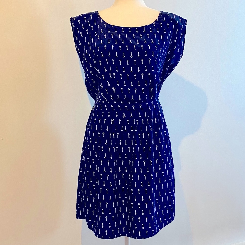 Old Navy Dress with 💙-key pattern